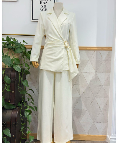 TRAJE MANUELA BLANCO ROTO