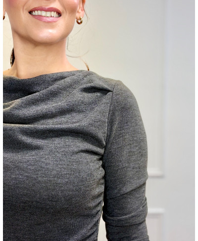 CAMISETA DRAPEADA LOLA GRIS