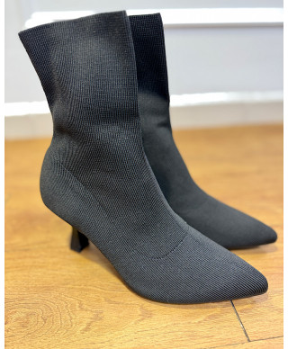 BOTA CALCETIN NEGRA