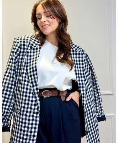 CAMISETA BLANCA DETALLE HOMBRERAS JOYA