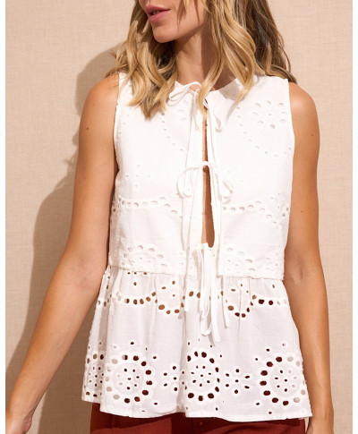 BLUSA BORDADA BLANCA “PURE CHARM”