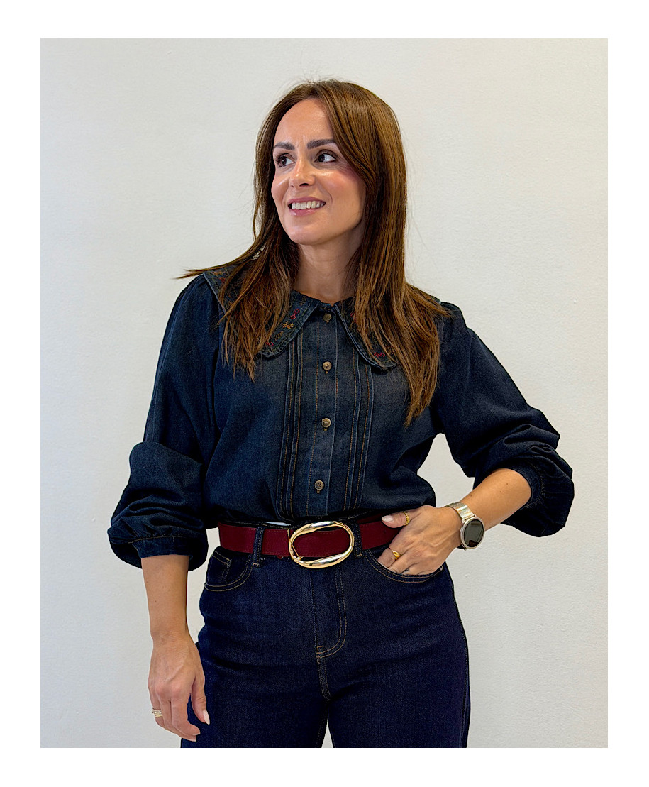 CAMISA MAËLLE · CUELLO BORDADO · DENIM OSCURO