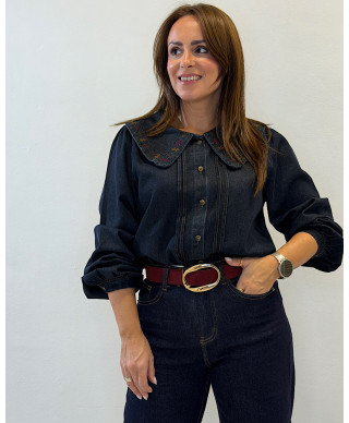 CAMISA MAËLLE · CUELLO BORDADO · DENIM OSCURO