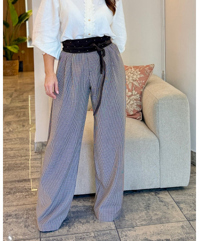 PANTALÓN INÉS · CUADROS MINI · MARRON