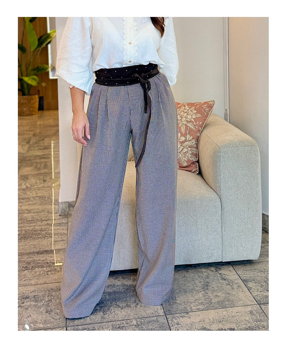 PANTALÓN INÉS · CUADROS MINI · MARRON